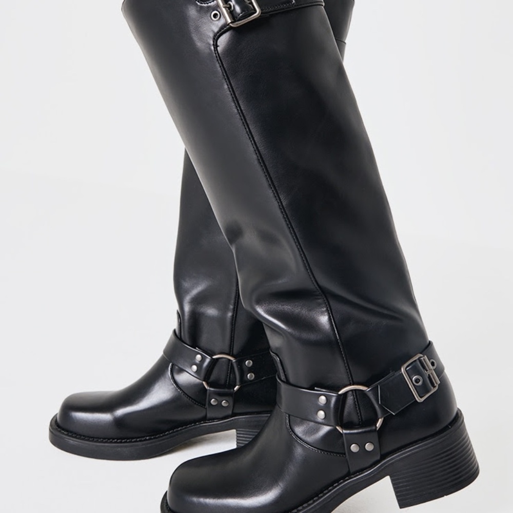 Black Knee High Boots from Pretty Little Thing